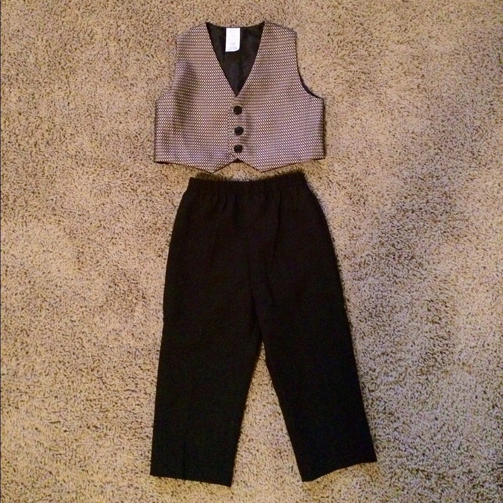 Boy's Suit (18 Mos)