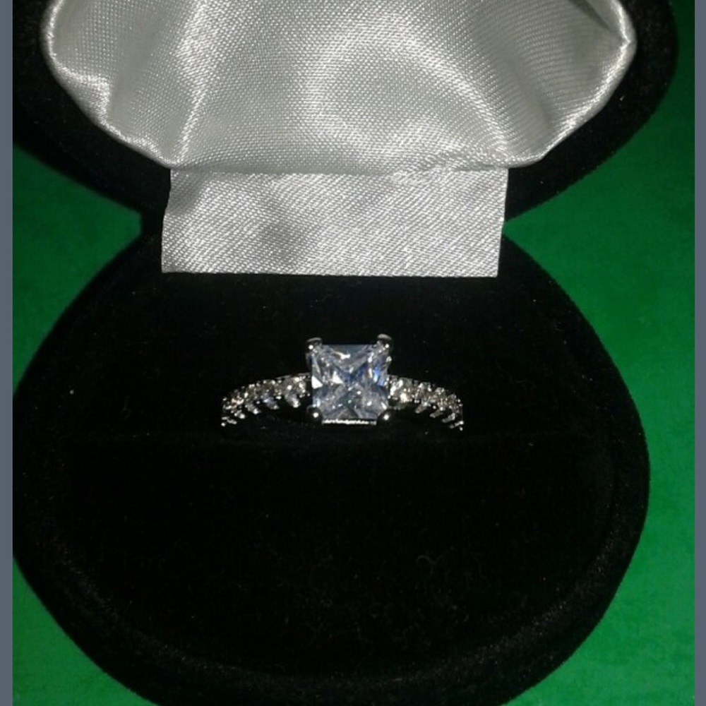 ➰ .STERLING SILVER ENGAGEMENT RING. ➰ - Picture 3 of 3