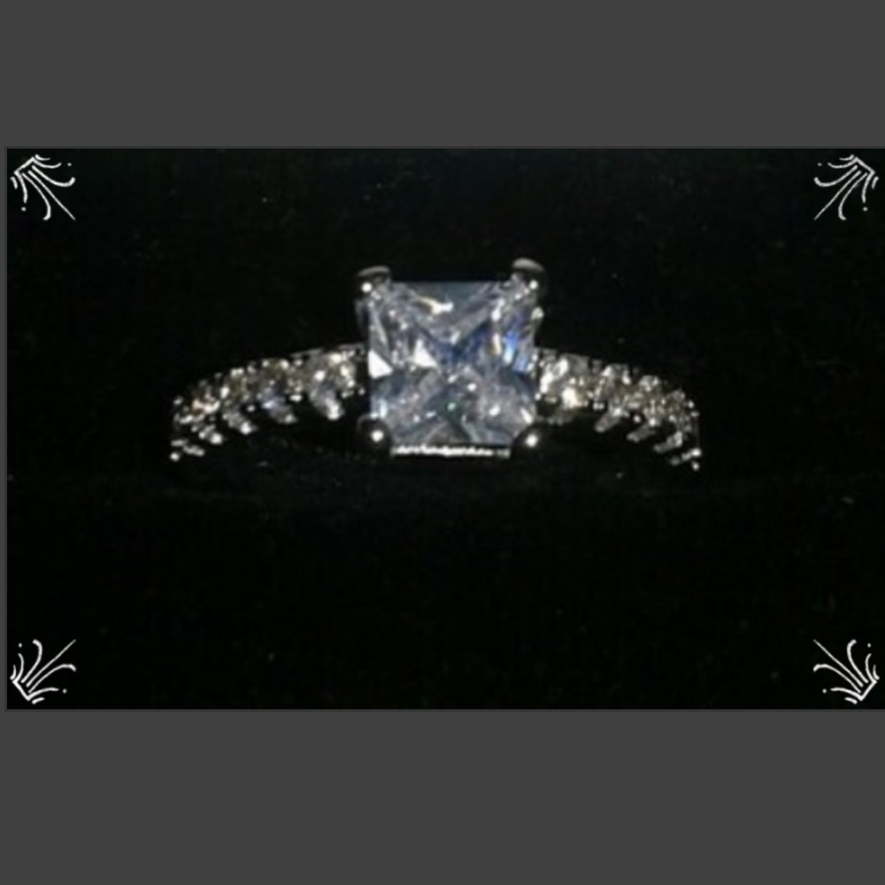 ➰ .STERLING SILVER ENGAGEMENT RING. ➰ - Picture 2 of 3