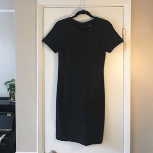 Laundry by Shelli Segal fitted dress.