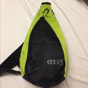 Eno sling bag