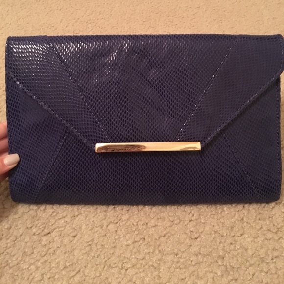 Urban Expression Blue Clutch w/ chain - Picture 2 of 5
