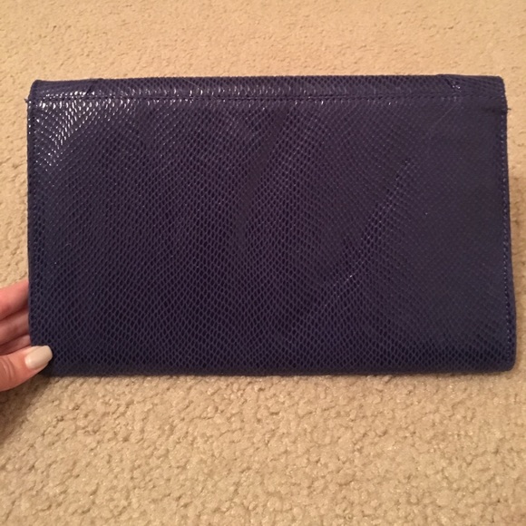 Urban Expression Blue Clutch w/ chain - Picture 3 of 5