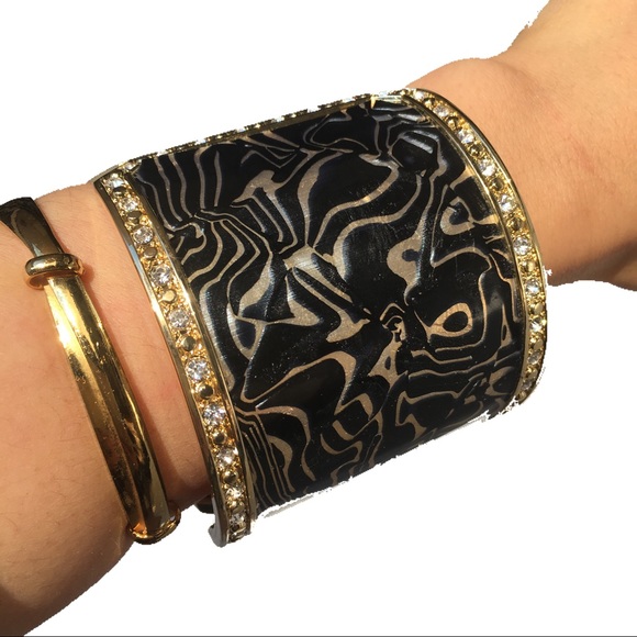New! Gold and Black Chic Boho Bangle Bracelet - Picture 1 of 2