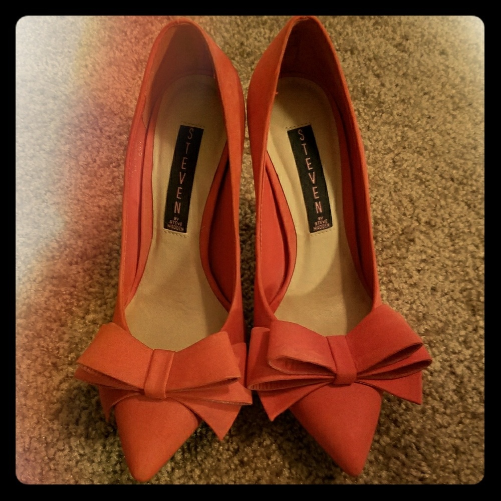 Steve Madden coral pumps