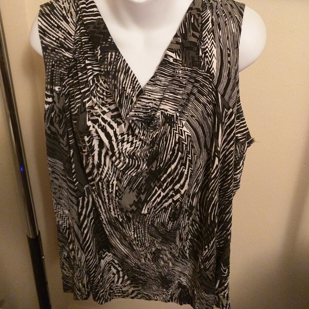 Plus size black & white ruched drape neck tank top