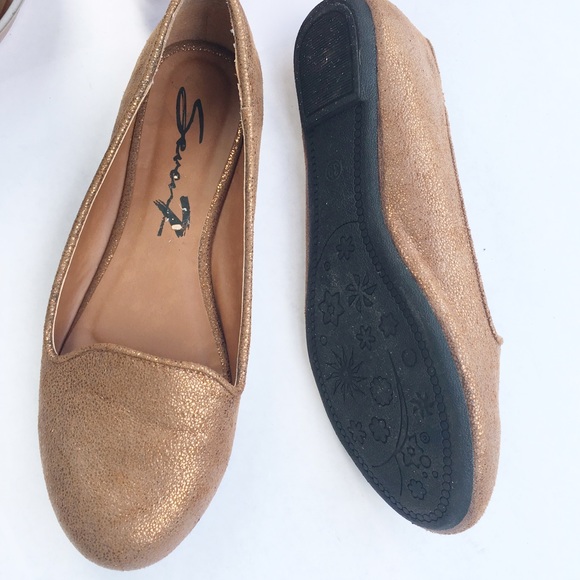 Seven flats - Picture 3 of 3