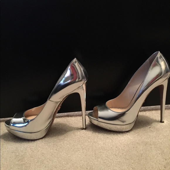 Prada heels size 40/9 worn once - Picture 3 of 8