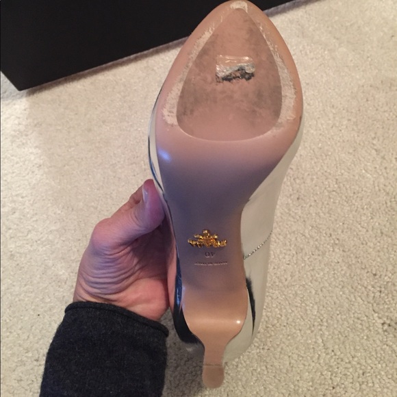 Prada heels size 40/9 worn once - Picture 6 of 8