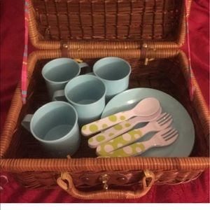 Wicker Picinic basket equipped with utensils 🍴