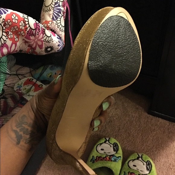 Heels - Picture 2 of 4