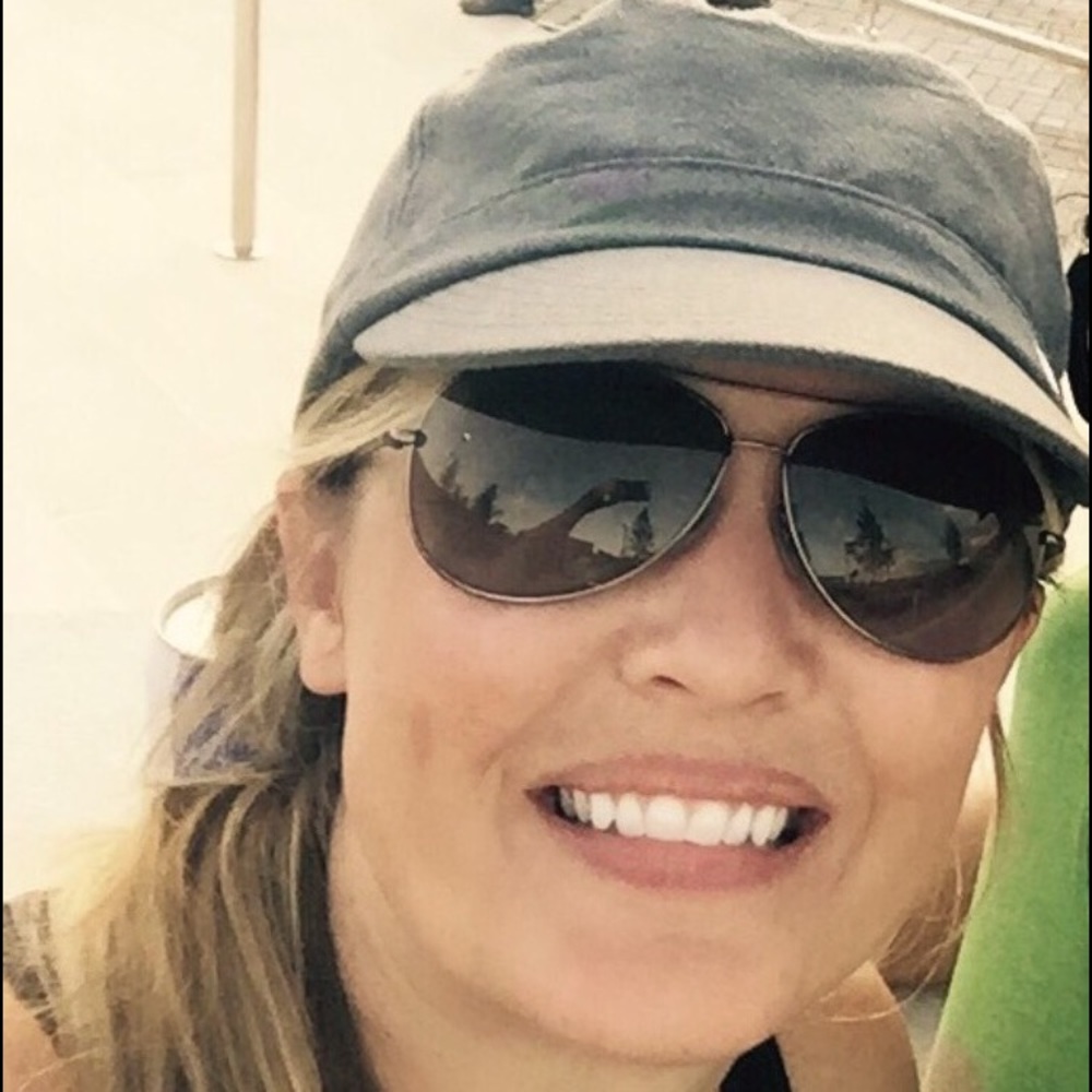 Meet your Posher, Liza