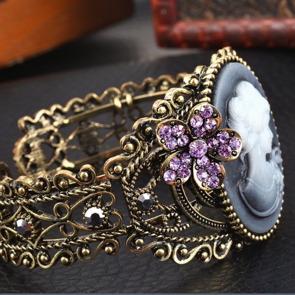 Victorian Bracelet w/ Purple or Black Flower - Picture 3 of 4