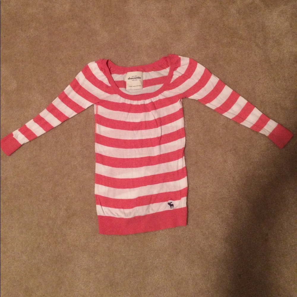 Abercrombie-Pink and white 3/4 sweater