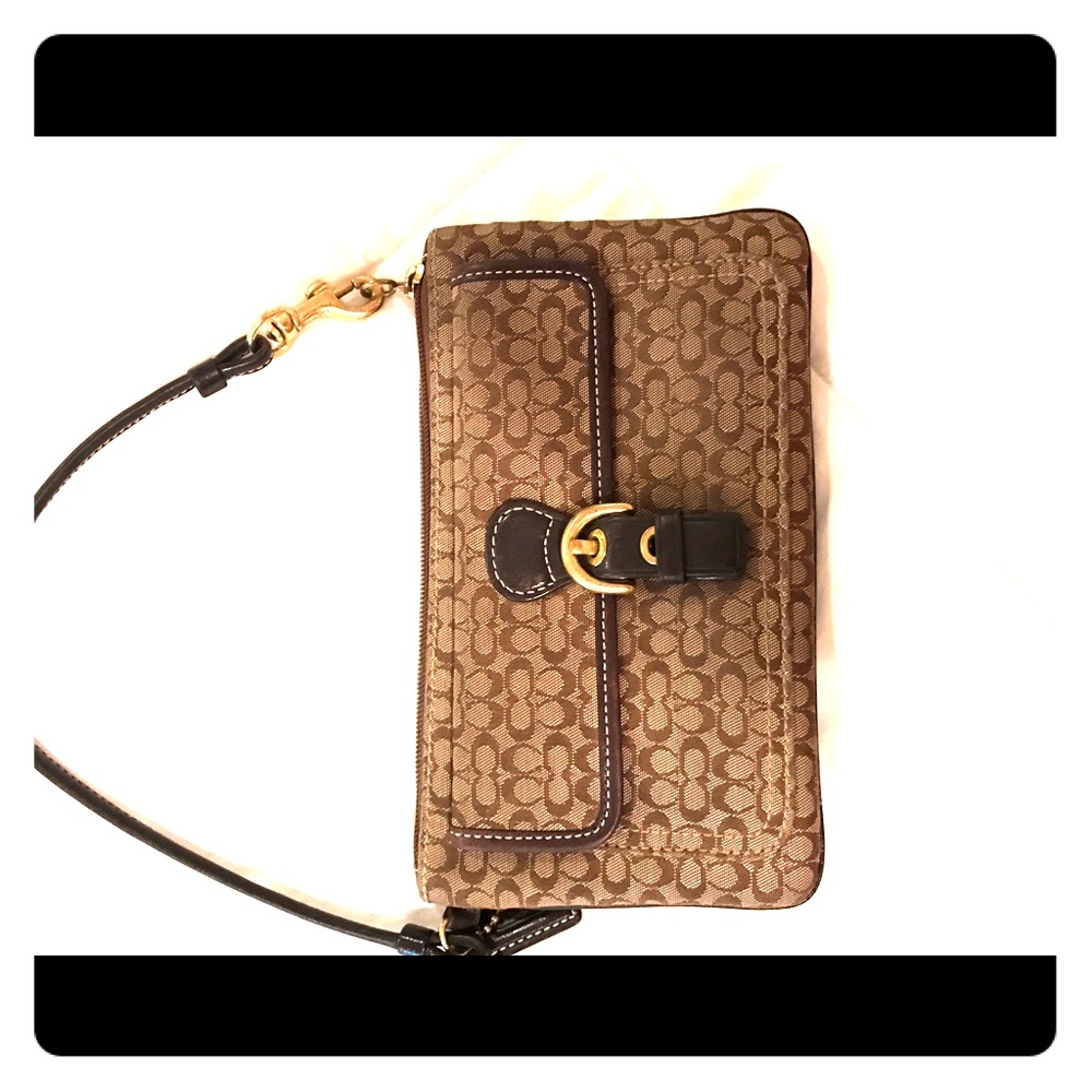Coach Large Wristlet in Signature Fabric Khakhi