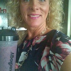 Meet your Posher, Cyndi