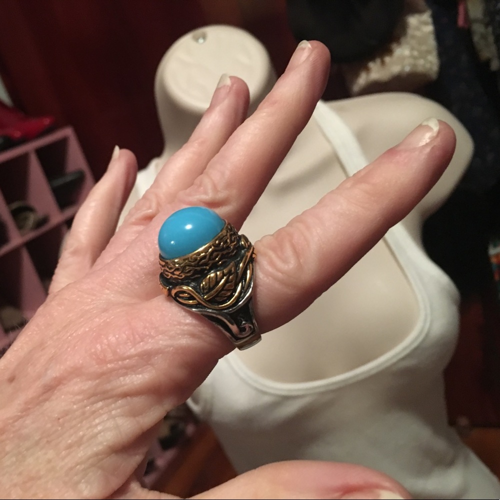 Hefty show-stopper ring! - Picture 2 of 2
