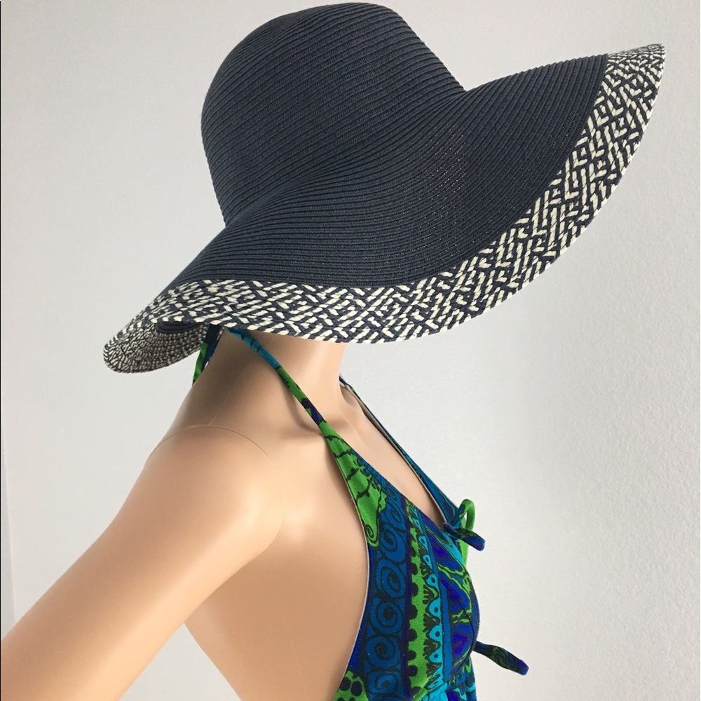Big floppy blue and white sun hat