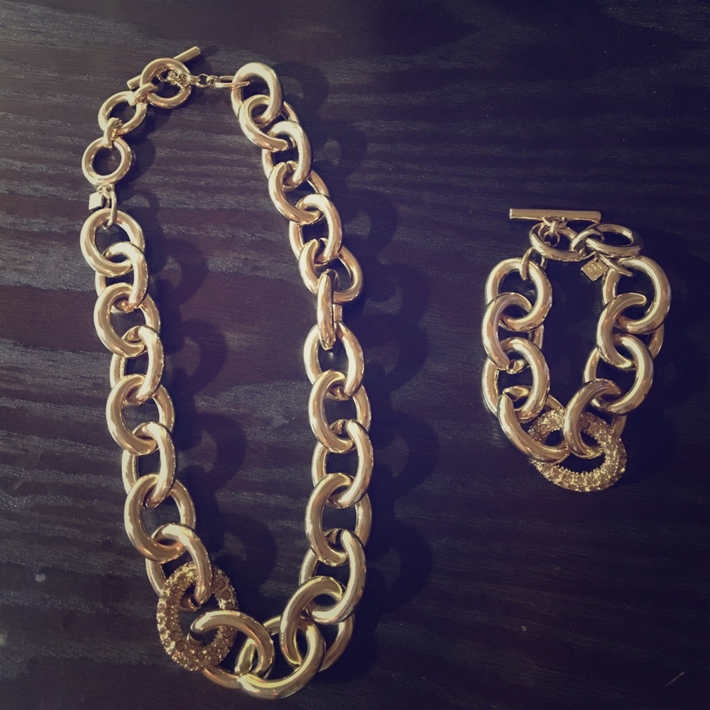 Banana Republic gold link necklace