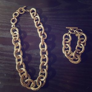 Banana Republic gold link necklace