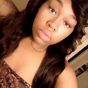 Meet your Posher, Cassandra