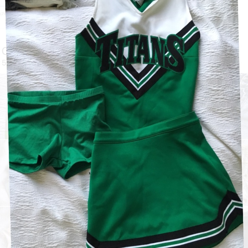 Cheerleading costume