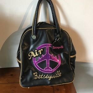 New, only been used once. One to offers