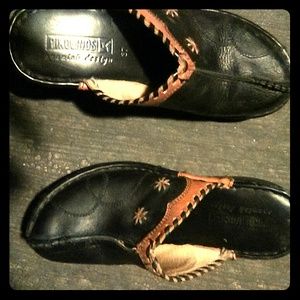 Ladies shoes ( Pikolinos clog)