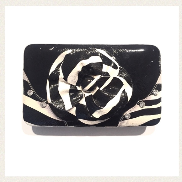 Wallet with flower and rhinestones - Picture 1 of 3