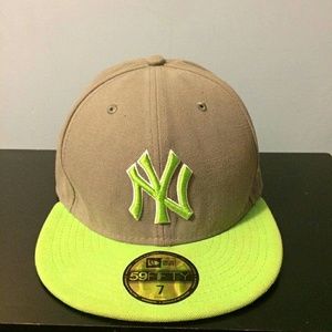 New Era 59Fifty sz 7 Yankees Grey/Lime Green Hat
