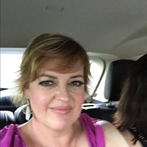 Meet your Posher, Angelia