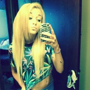 rainbow pot leaf crop top medium❣️