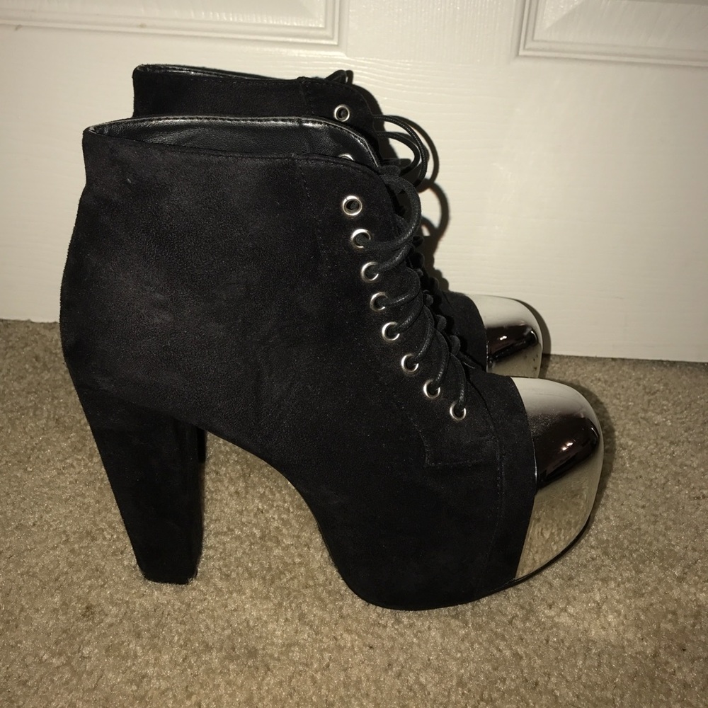 Shoes - Picture 4 of 4