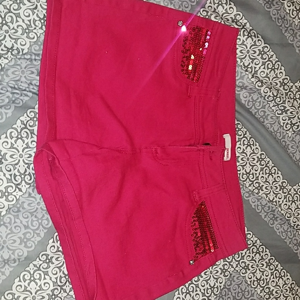 beautiful pink shorts for women or juniors 💖
