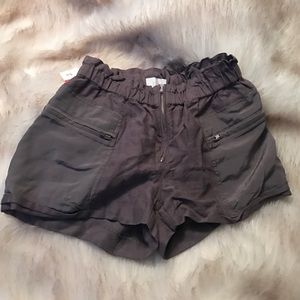 mid-rise shorts