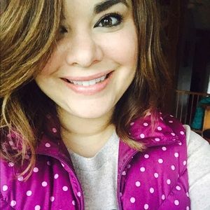 Meet your Posher, Larissa