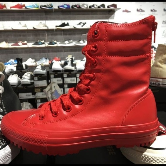 CONVERSE RED BOOTS SHOES SIZE 7.5 WOMENS RAIN - Picture 3 of 3