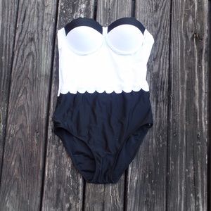 Scallop vintage one piece swimsuit