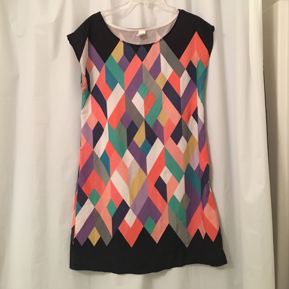 Cute colorful dress, fits like a medium!