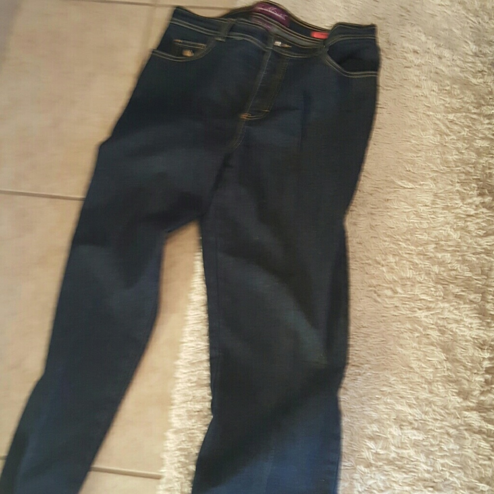 Gloria Vanderbilt jeans