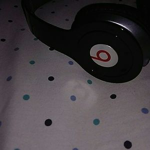 Black Dr.dre studio beats