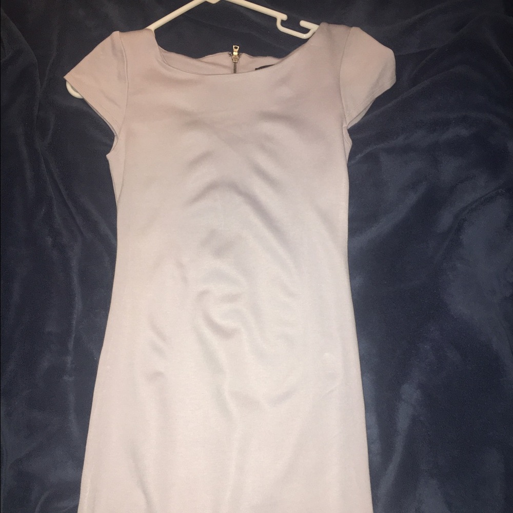 💜 Alice & Olivia fitted dress 💜