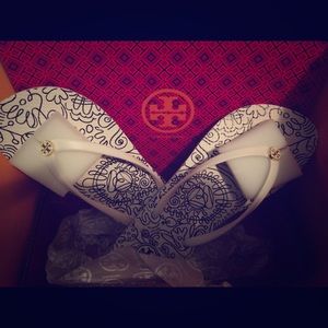 Tory Burch Flip flops