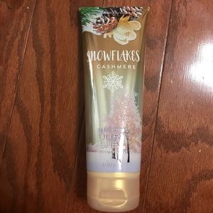 Snow flakes and cashmere bath and body works