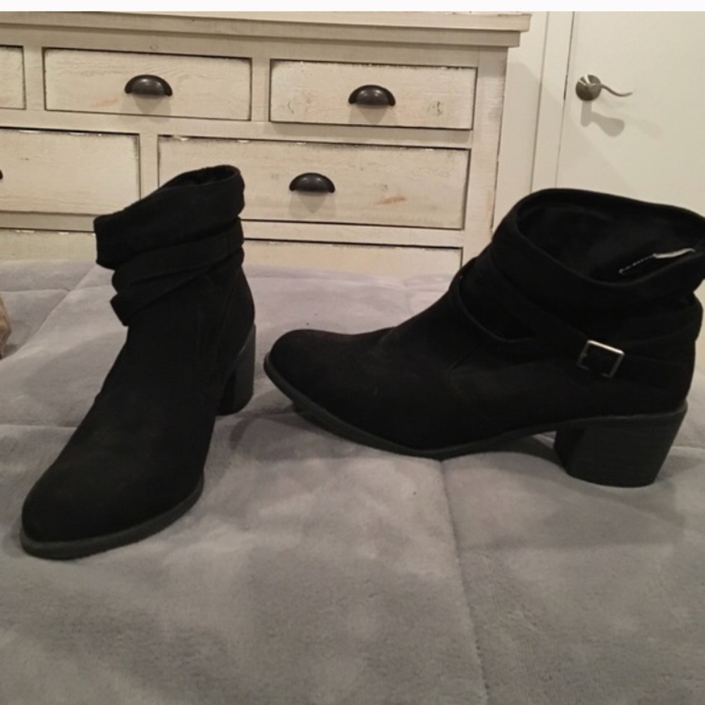 American eagle booties