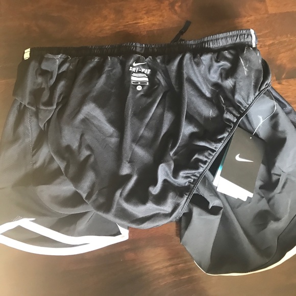 Women's Nike Dri-Fit shorts - Picture 3 of 3