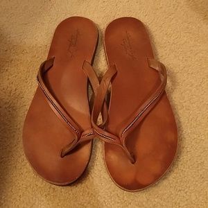 American eagle leather flip flops