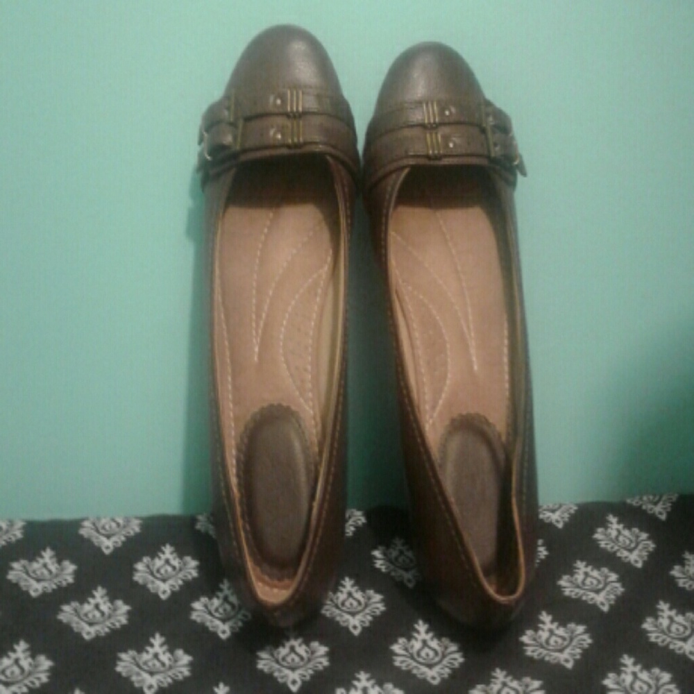 Kim Rogers Brown flats