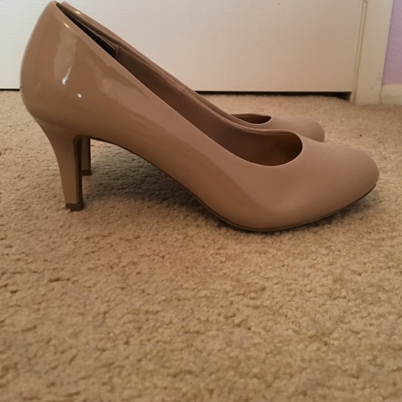 Nude heels - Picture 2 of 3