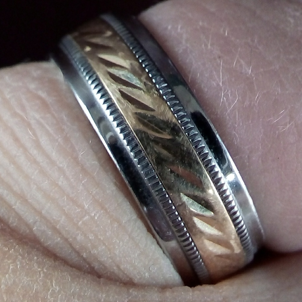 Sliver and gold ring.